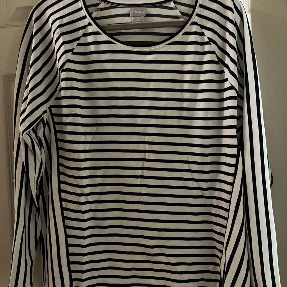 CHICO’S ladies top
